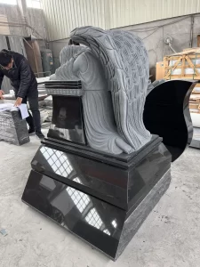 Lápide de anjo ajoelhado esculpida Escultura de lápide de granito preto 3